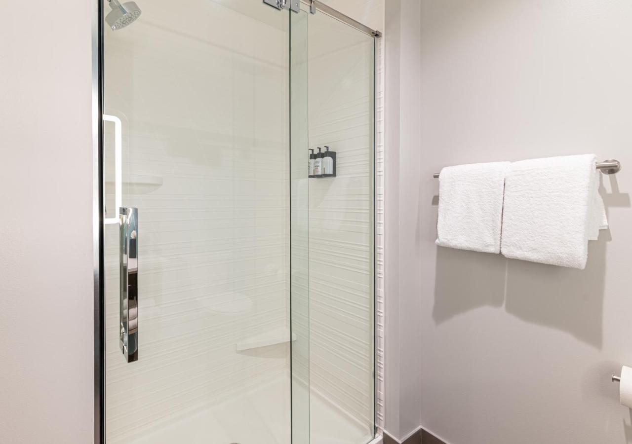 Avid Hotel Summerville By Ihg Bagian luar foto